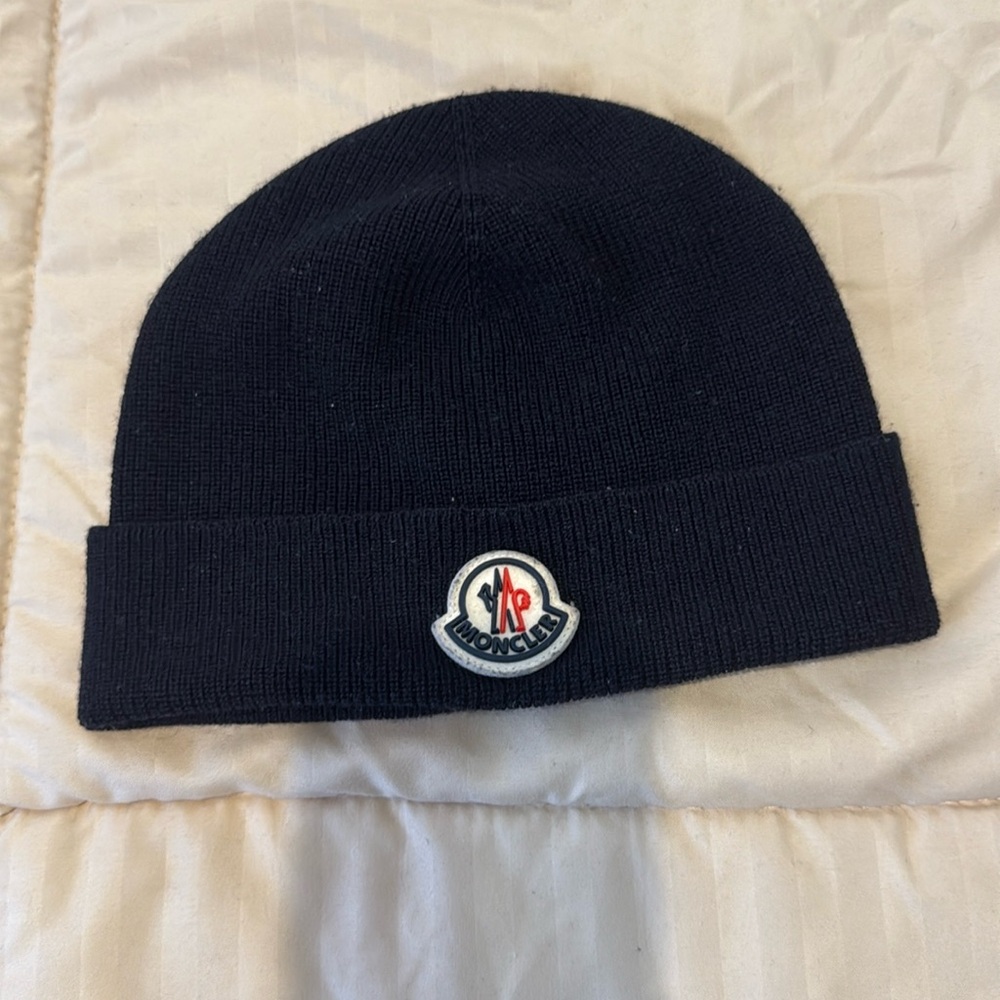 Moncler beanie child size small
